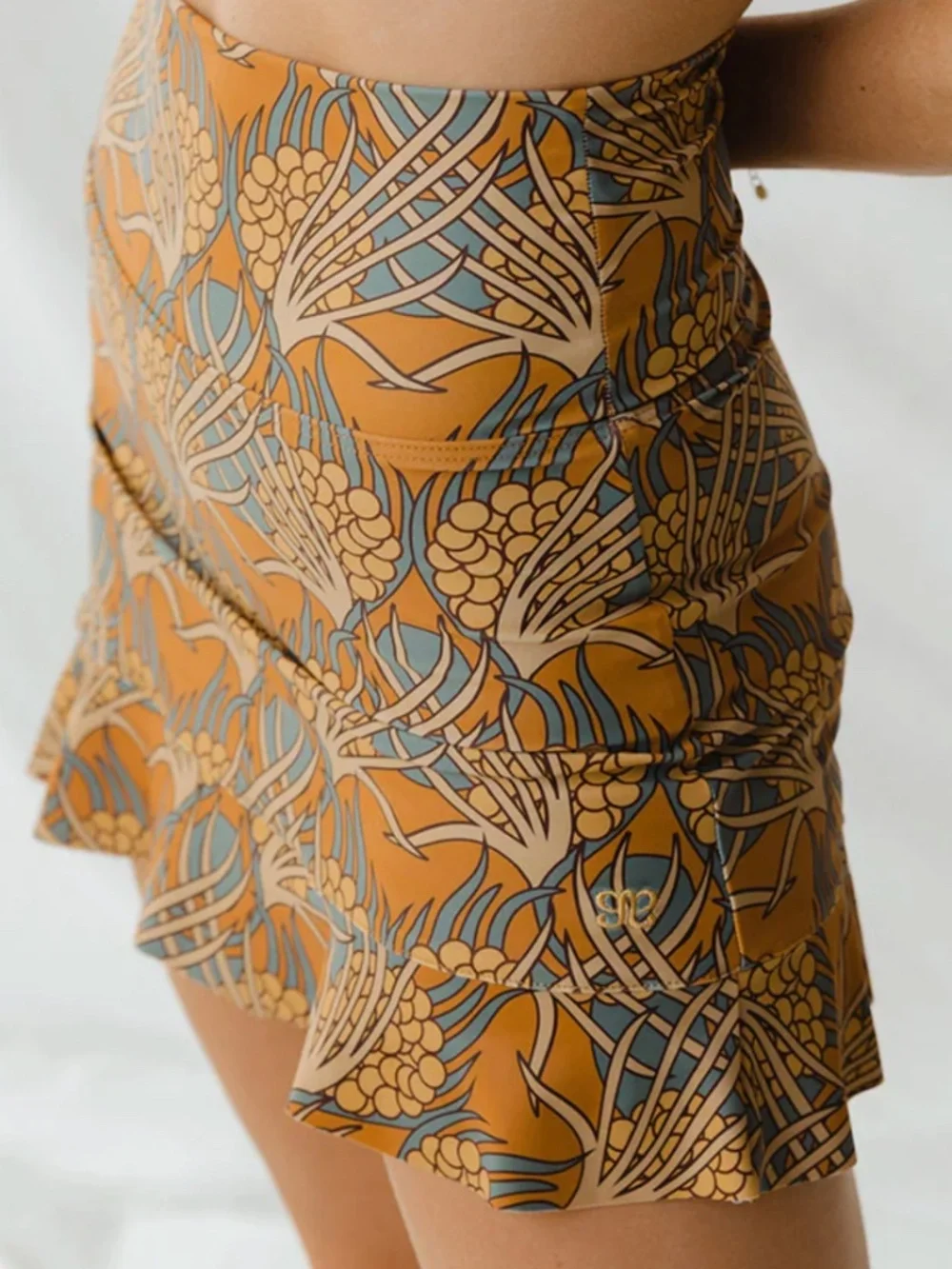 Albion golden hour high waited sim skirt XXL nwt - Picture 5 of 10